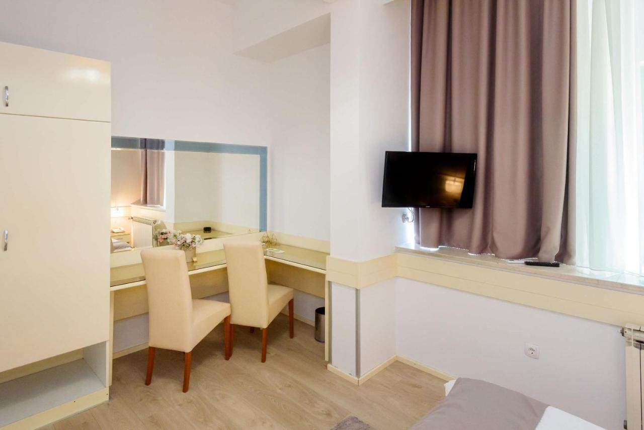 Hotel Mb Меткович Екстер'єр фото