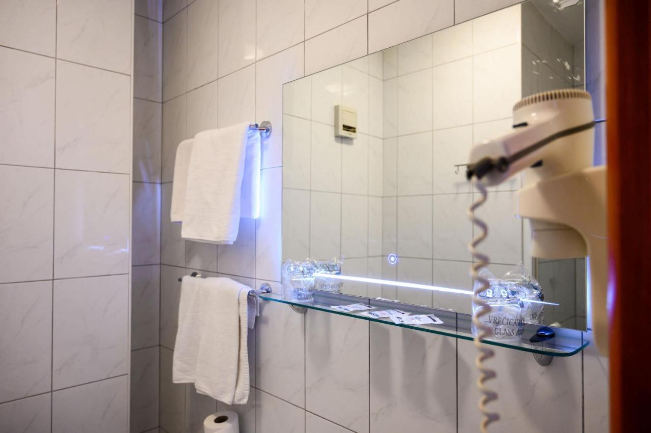 Hotel Mb Меткович Екстер'єр фото