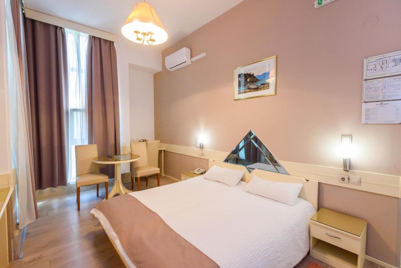 Hotel Mb Меткович Екстер'єр фото