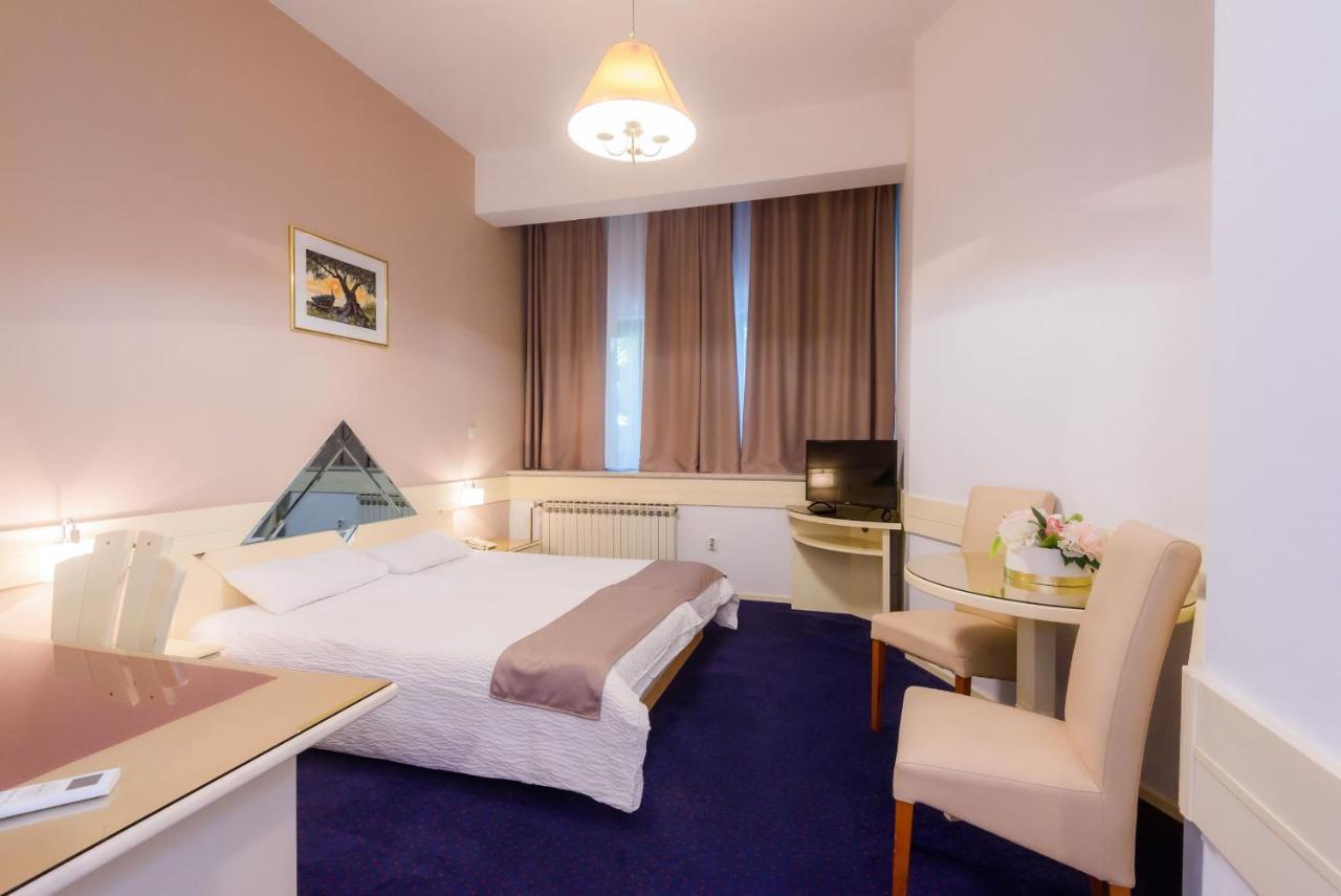 Hotel Mb Меткович Екстер'єр фото